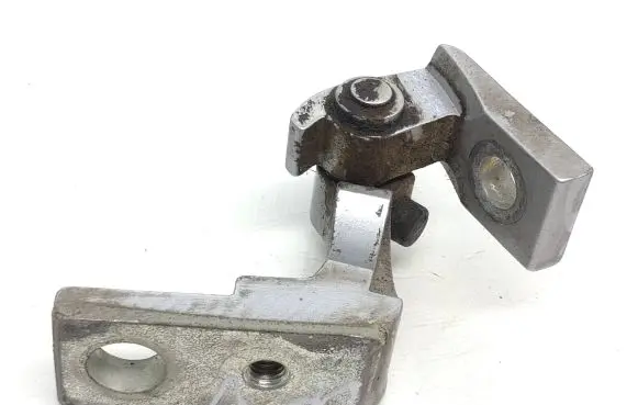Audi A3 S3 A3 Sportback 8P Front door upper hinge A046573