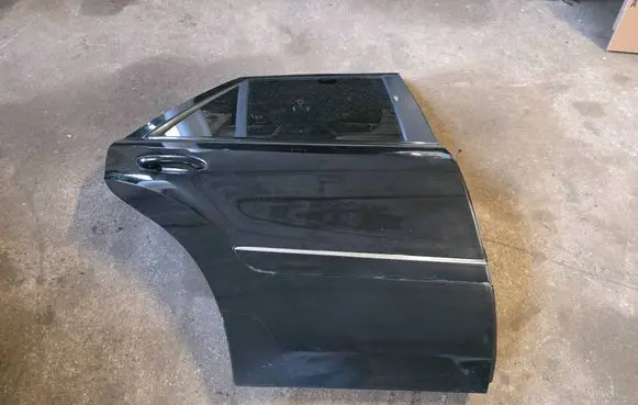 Mercedes-Benz ML W164 Rear door