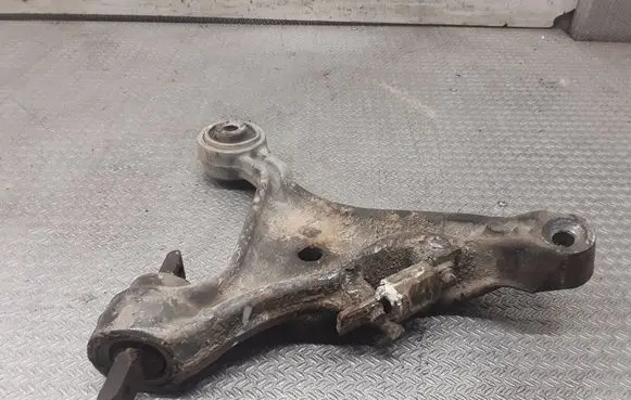 Volvo V70 Front lower control arm/wishbone