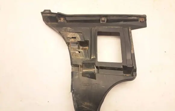 Volvo XC70 Rear bumper mounting bracket 8648149