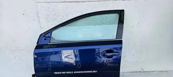Toyota Auris E180 Front door 