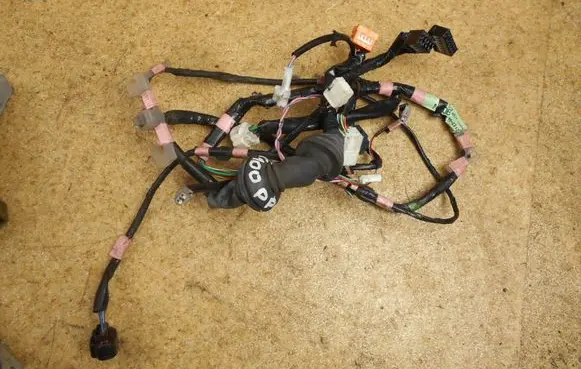 Toyota Land Cruiser (J100) Front door wiring loom/harness boot 
