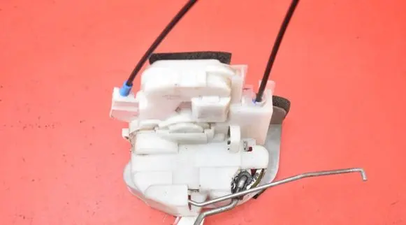 Subaru Legacy Front door lock