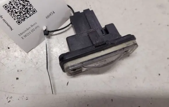 Mercedes-Benz E W211 Number plate light A2118200756