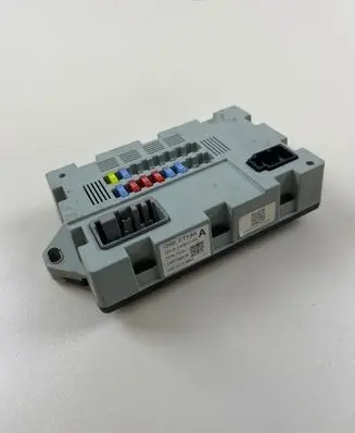 Jaguar XF X260 Fuse module 71739084 73707520 CPLA14Q073AA