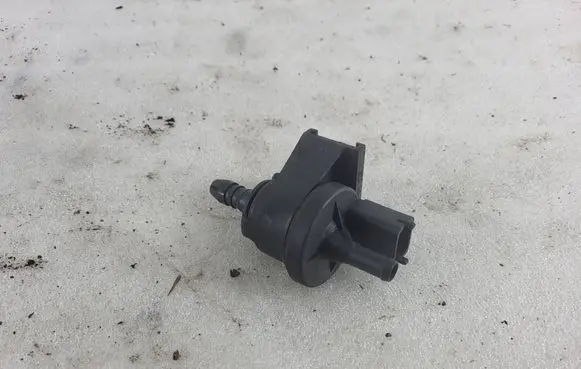 Opel Corsa C Valve vacuum 1928404348