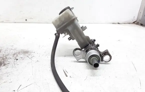 Opel Vectra C Master brake cylinder 320670693