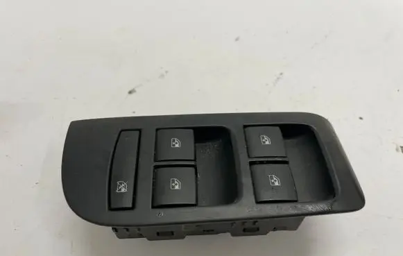 Opel Zafira C Electric window control switch