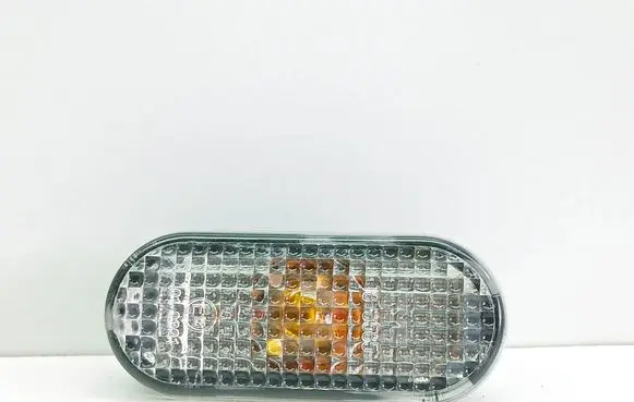 Volkswagen PASSAT B5 Front fender indicator light 183585B