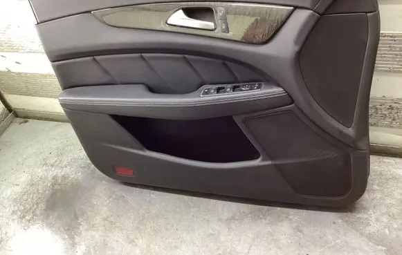 Mercedes-Benz CLS C218 X218 Front door card panel trim A2187270148 792572055