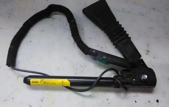 Opel Meriva A Seat belt trim 13130377