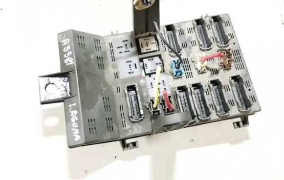 Renault Laguna I Fuse box set 7700821586