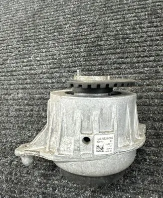 Mercedes-Benz E W213 Engine mount bracket A2132400600 A2132400