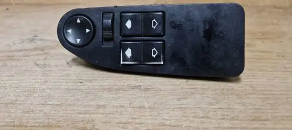 BMW 5 E39 Electric window control switch 8360887
