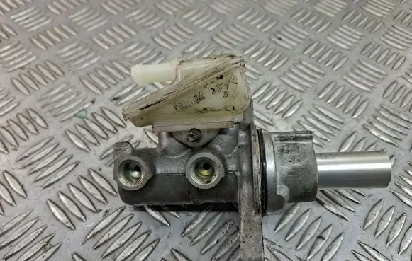 Honda CR-V Master brake cylinder 0204051557