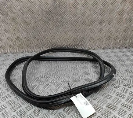 BMW M4 F82 F83 Trunk rubber seal (body) 7295198
