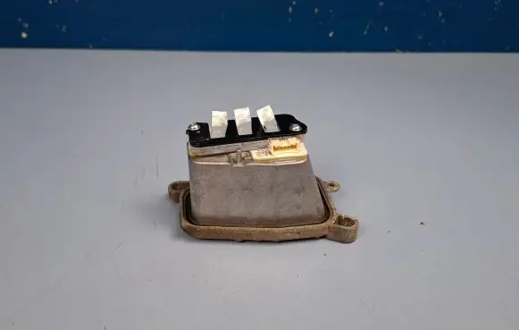Volkswagen Touareg III Headlight ballast module Xenon 015701462 761941081