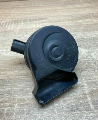 Volkswagen PASSAT B6 Horn signal A046522 AM80SR 55307