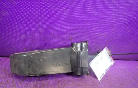 Skoda Octavia Mk3 (5E) Front door check strap stopper 5E0837267AE