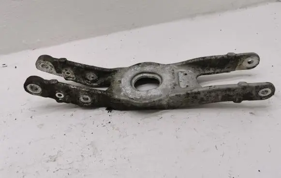 Mercedes-Benz E W213 Front control arm A2053300