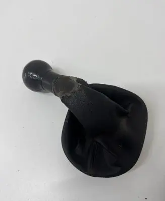 Volkswagen Caddy Gear lever shifter trim leather/knob 1T0711113R