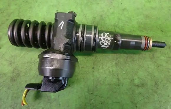 Seat Ibiza III (6L) Fuel injector 045130073