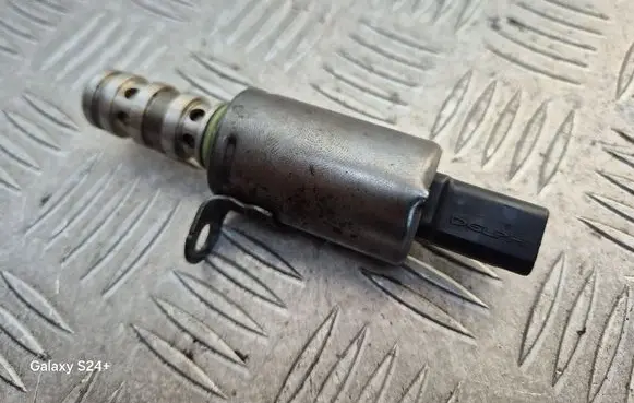 Peugeot 3008 I Camshaft vanos timing valve V760429280 7604292