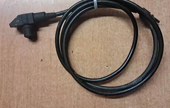 Mercedes-Benz E W124 Crankshaft position sensor 0105422217