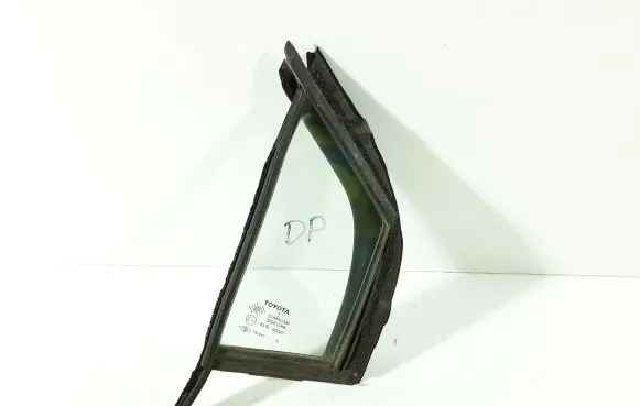 Toyota Yaris Front door vent window glass four-door 43R00097 682150D010