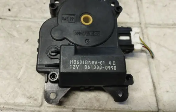 Mazda 3 I Air flap motor/actuator 8610000990