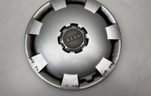 Audi A3 S3 8P R16 wheel hub/cap/trim 8P0601147A