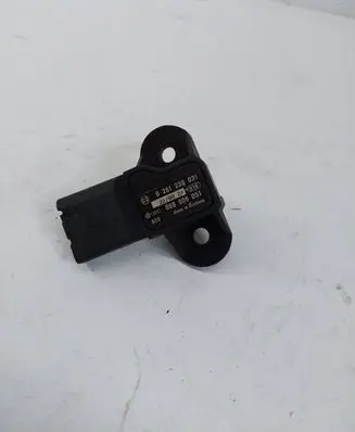 Volkswagen Golf V Air pressure sensor 06B906051 0261230031