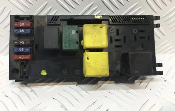 Mercedes-Benz E W210 Fuse box set 0025452701