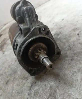 Volkswagen PASSAT B2 Starter motor 
