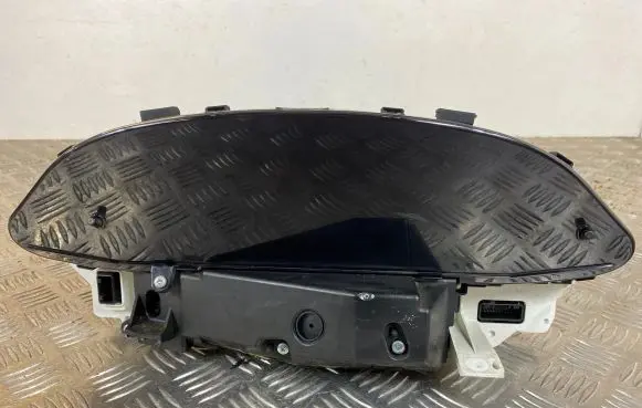 Toyota Yaris Speedometer (instrument cluster) 838000DJ00 MB4573003611