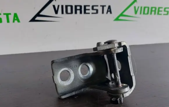 Peugeot 308 Front door upper hinge