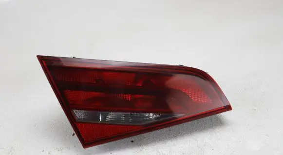 Audi A3 S3 8V Tailgate rear/tail lights 8V4945093