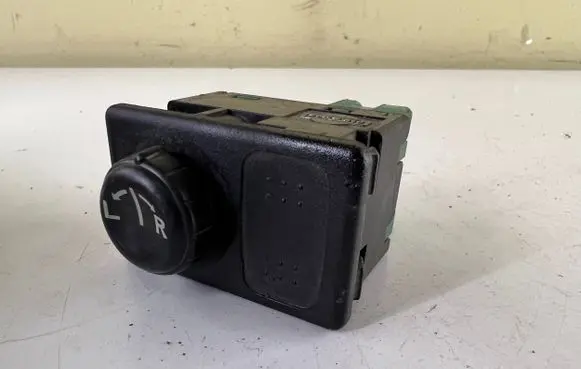 Nissan Primera Wing mirror switch