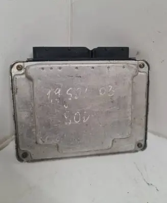 Skoda Fabia Mk1 (6Y) Engine control unit/module 038906012AN 28SA4935 0281010107