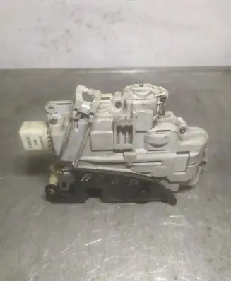 Audi A3 S3 A3 Sportback 8P Front door lock 4F0839016