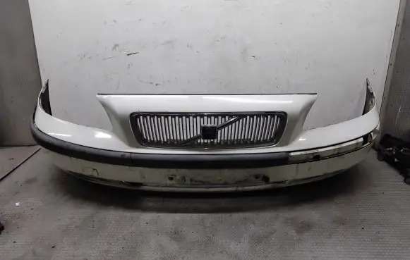 Volvo V70 Front bumper