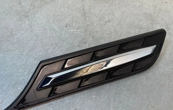 Suzuki Vitara (LY) Fender end trim 7262154P0L
