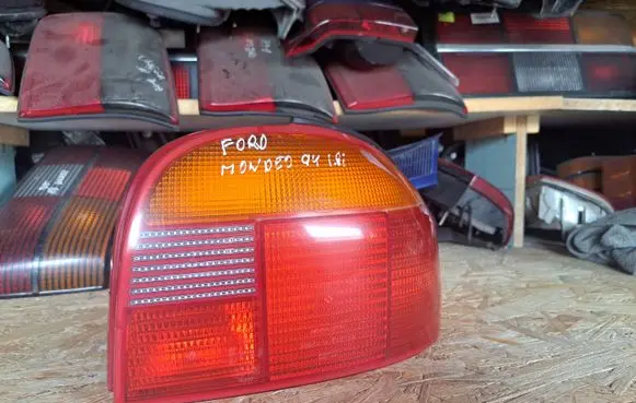 Ford Mondeo MK I Rear/tail lights 93BG13N004 93BG13N004CB