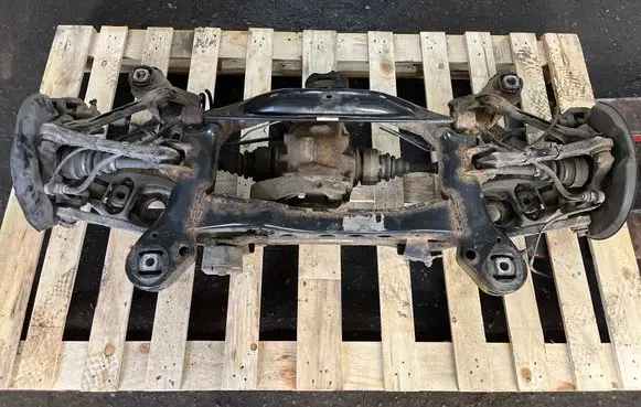 BMW 3 E90 E91 Rear axle beam with reductor 6783715 7591017 7572804