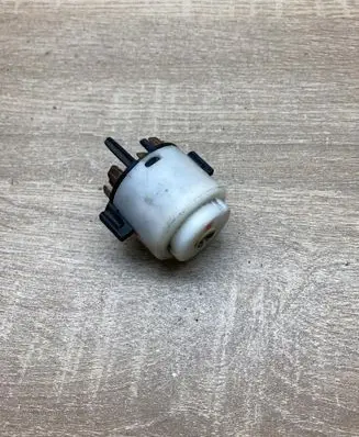 Volkswagen PASSAT B5 Ignition lock contact 4B0905849