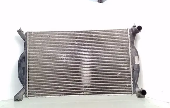 Audi A4 S4 B7 8E 8H Coolant radiator 8E0121251A