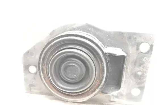 KIA Rio Engine mount bracket