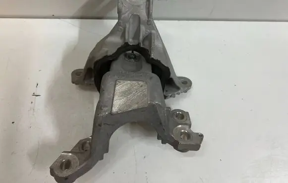 Honda Civic X Gearbox mounting bracket 