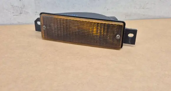 BMW 3 E30 Front indicator light 1386015