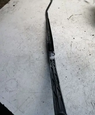Toyota Avensis Verso Front wiper blade arm